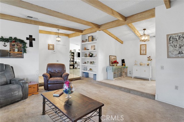 Detail Gallery Image 6 of 40 For 13167 Olathe Rd, Apple Valley,  CA 92308 - 4 Beds | 2 Baths