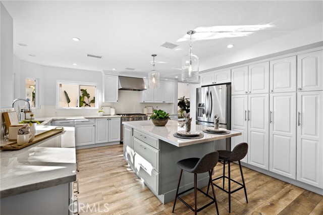 27 Palm Beach Court, Dana Point CA: https://media.crmls.org/medias/6bfa43a3-7877-41db-aa55-ae67deca6618.jpg