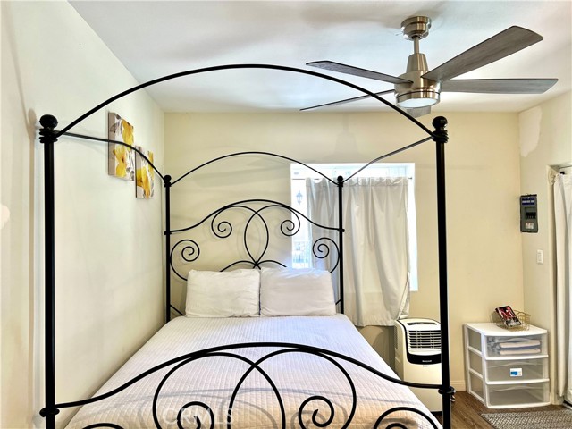 Detail Gallery Image 10 of 19 For 17401 Raymer St, Northridge,  CA 90039 - 1 Beds | 1 Baths