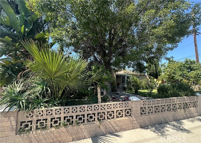 Detail Gallery Image 2 of 21 For 10673 Saticoy, Sun Valley,  CA 91352 - 3 Beds | 1 Baths