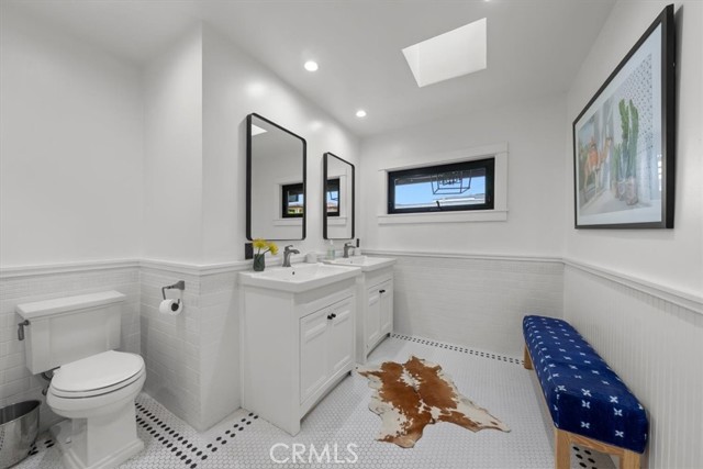 1012 10th Street, Manhattan Beach CA: https://media.crmls.org/medias/6bfb8e08-d88c-4b76-897c-f7f55b0e2adf.jpg