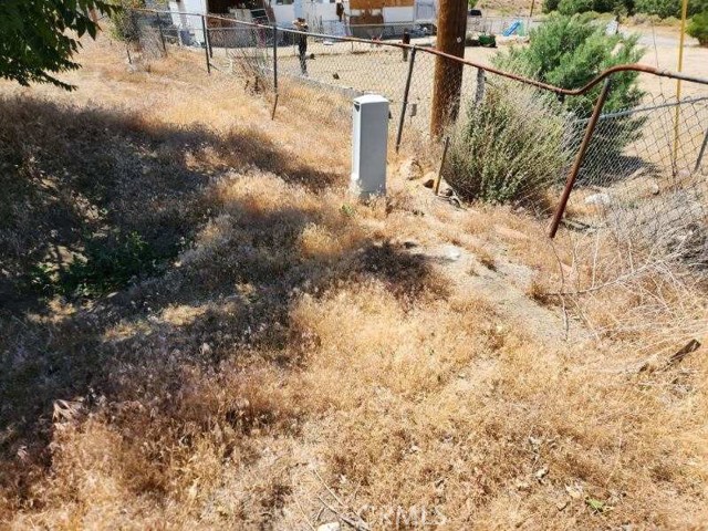 8509 Starbrite Dr, Lake Isabella CA: https://media.crmls.org/medias/6bfc2717-50fd-4a2a-873e-171937e81794.jpg