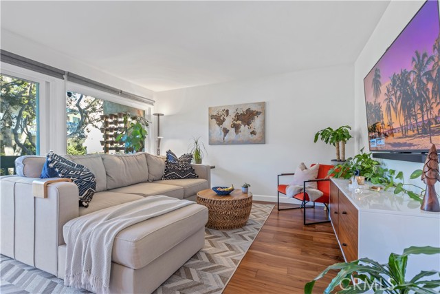 643 S Prospect Ave, Redondo Beach, California 90277, 3 Bedrooms Bedrooms, ,2 BathroomsBathrooms,Residential,Sold,S Prospect Ave,SB22031394