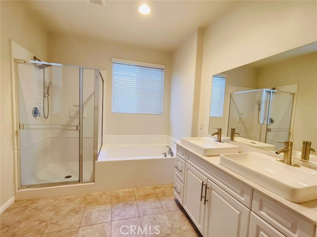 Detail Gallery Image 12 of 23 For 6034 Rosewood Way, Corona,  CA 92880 - 4 Beds | 3 Baths