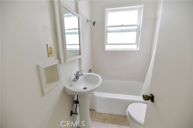 147 Avenida Rosa, San Clemente CA: https://media.crmls.org/medias/6bfd5461-2d3e-4b90-8ee1-68b63d4cbbc7.jpg