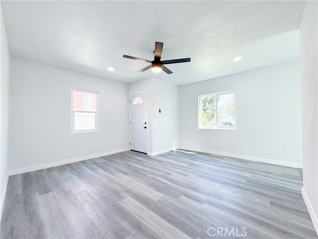 2109 E 113th Street, Los Angeles CA: https://media.crmls.org/medias/6bfdd2e8-2596-4a5e-bbfb-fc31b0944a32.jpg