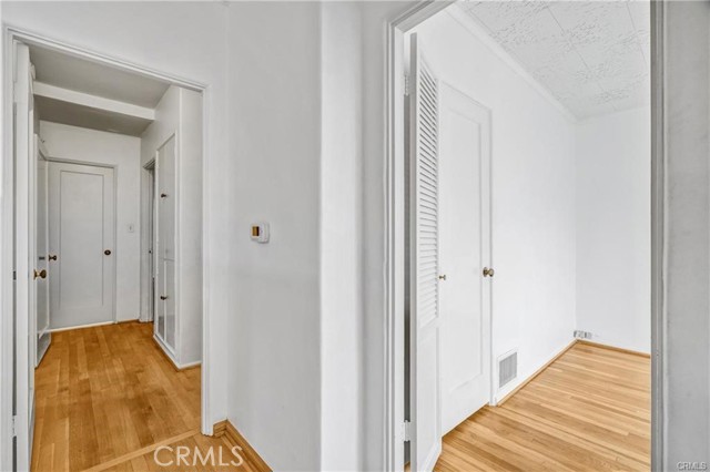 Detail Gallery Image 15 of 24 For 2007 Glenneyre St, Laguna Beach,  CA 92651 - 2 Beds | 2 Baths