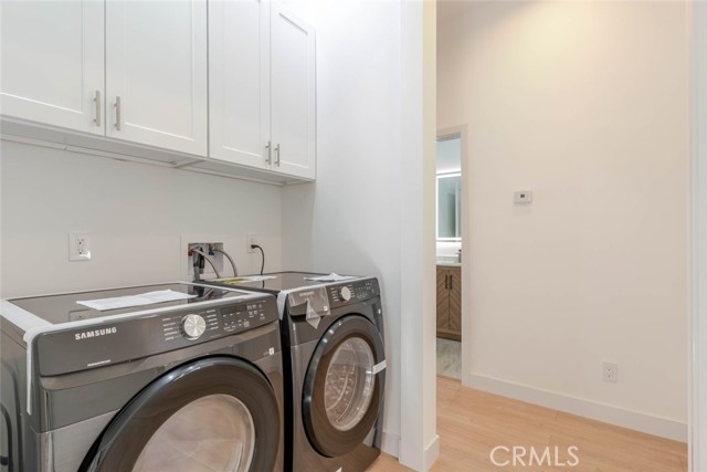 Detail Gallery Image 13 of 18 For 6852 Ranchito Ave, Van Nuys,  CA 91405 - 2 Beds | 2 Baths