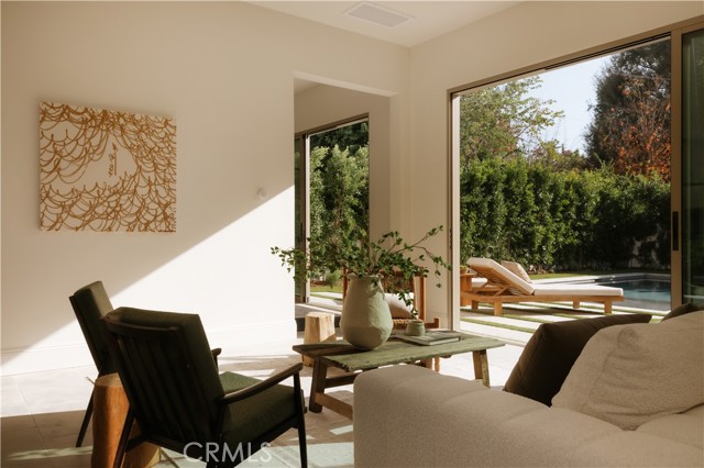 Detail Gallery Image 39 of 50 For 4748 Noble Ave, Sherman Oaks,  CA 91403 - 5 Beds | 5/1 Baths
