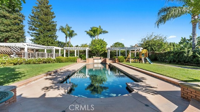 Image 42 of 62 For 2162 Euclid Avenue