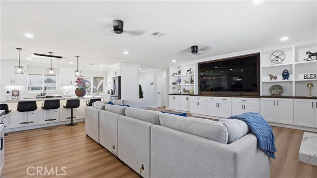 Detail Gallery Image 14 of 32 For 11179 Pala, Jurupa Valley,  CA 91752 - 5 Beds | 4 Baths