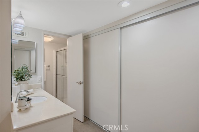 Detail Gallery Image 20 of 41 For 22810 Rio Chico Dr, Valencia,  CA 91354 - 4 Beds | 3 Baths