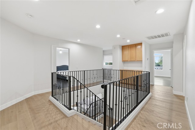 Detail Gallery Image 22 of 46 For 8220 Chamberlain, Reseda,  CA 91335 - 4 Beds | 3 Baths