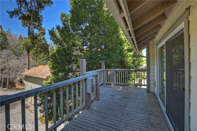 Detail Gallery Image 28 of 34 For 142 Rockledge Ln, Lake Arrowhead,  CA 92352 - 2 Beds | 2 Baths