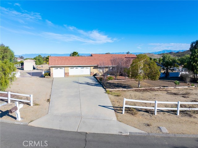 Detail Gallery Image 6 of 33 For 17874 El Mineral, Perris,  CA 92570 - 3 Beds | 2 Baths