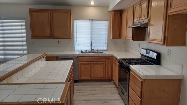 12856 Gifford Way, Victorville CA: https://media.crmls.org/medias/6bff78ee-0586-40e1-a1e1-efd08b27f82d.jpg