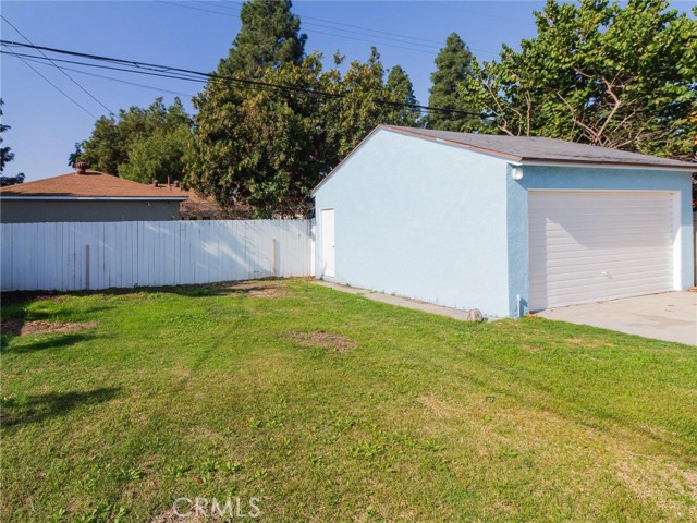 4429 Mcnab, Lakewood CA: https://media.crmls.org/medias/6bff982d-9ffa-4c91-a11a-776414f72ff7.jpg