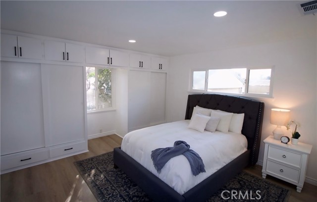 Detail Gallery Image 7 of 18 For 3528 Russell Street, Riverside,  CA 92501 - 4 Beds | 3 Baths