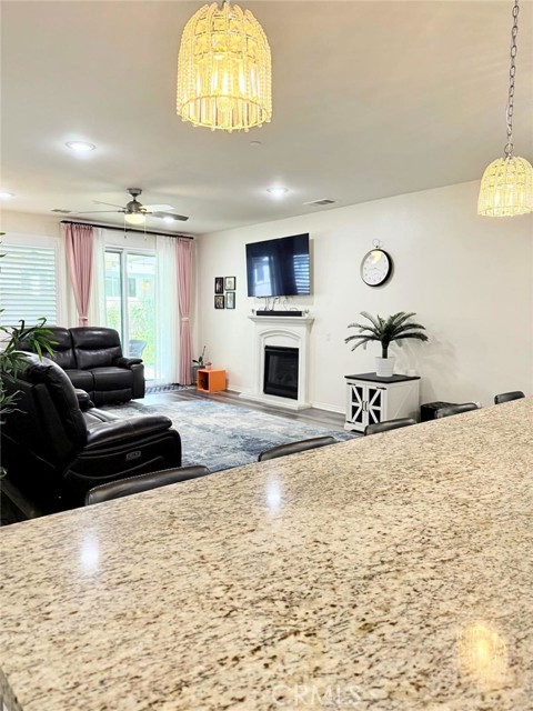 Detail Gallery Image 9 of 33 For 6842 Narrow Way, Jurupa Valley,  CA 91752 - 3 Beds | 2 Baths