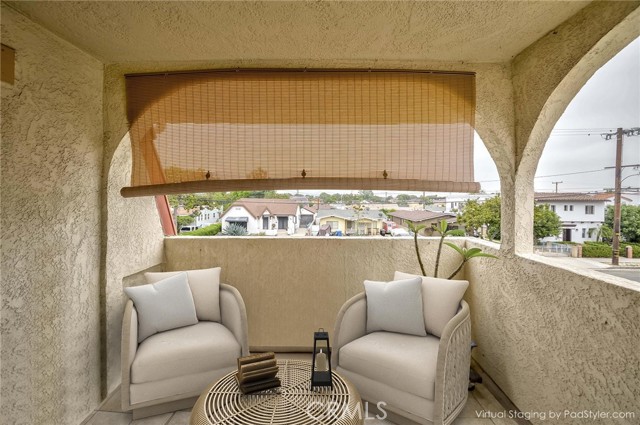 215 N Maple Avenue, Montebello CA: https://media.crmls.org/medias/6c00fb64-9642-42a9-9ff1-c941c815e575.jpg