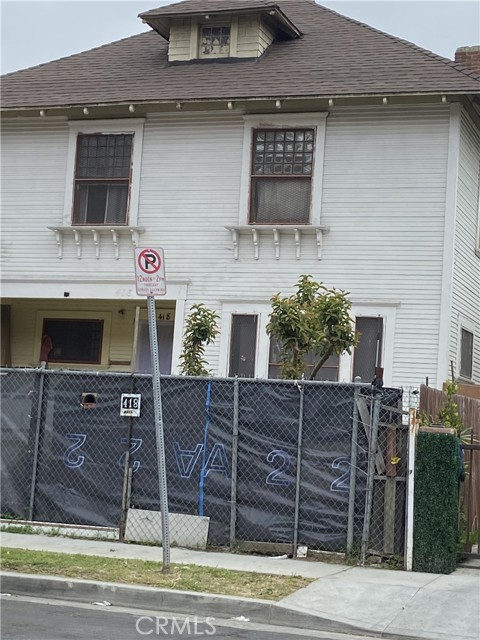 418 E 40th Place, Los Angeles CA: https://media.crmls.org/medias/6c014923-d6d8-4d14-9c11-3092541f808b.jpg