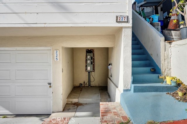 225 El Porto Street, Manhattan Beach, California 90266, ,Residential Income,Sold,El Porto,SB24046751