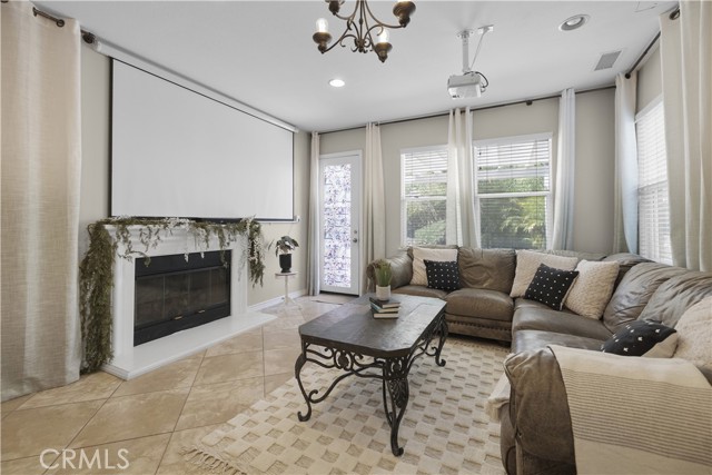 27123 Coral Bells Way, Murrieta CA: https://media.crmls.org/medias/6c024444-f9f1-45ef-8f28-dda0fc03adb3.jpg