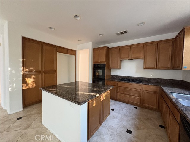 Detail Gallery Image 7 of 29 For 14500 Alder, Corona,  CA 92880 - 5 Beds | 4/1 Baths