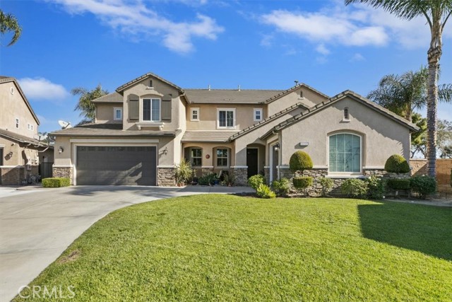 Detail Gallery Image 2 of 58 For 14140 Crystal Pool Ct, Corona,  CA 92880 - 6 Beds | 4/1 Baths