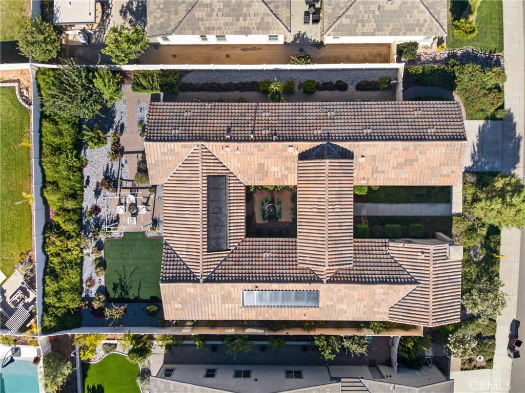 https://media.crmls.org/medias/6c04267c-4802-498c-a997-6dbebfefebe1.jpg?preset=X-Large