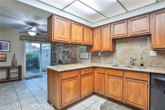 Detail Gallery Image 18 of 40 For 672 Greendale Ln, Pomona,  CA 91767 - 4 Beds | 2/1 Baths