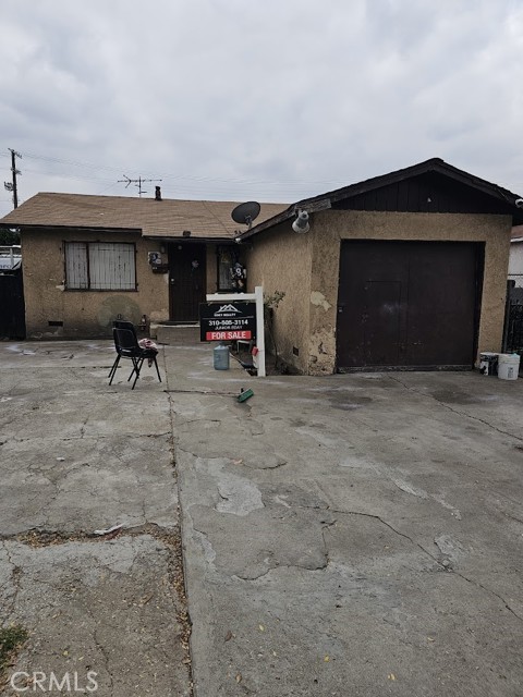 910 E 107, Los Angeles CA: https://media.crmls.org/medias/6c0497af-fd9c-42e8-9caf-21ab287043a5.jpg