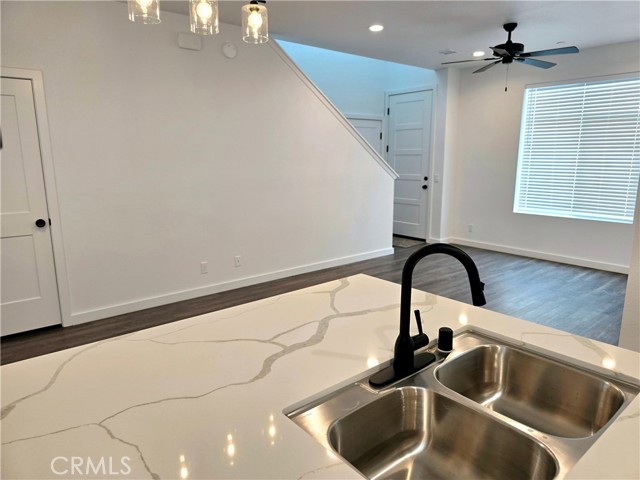 5967 Bagley Avenue, 29 Palms CA: https://media.crmls.org/medias/6c053681-ef79-493c-9985-12b5a4e201dd.jpg
