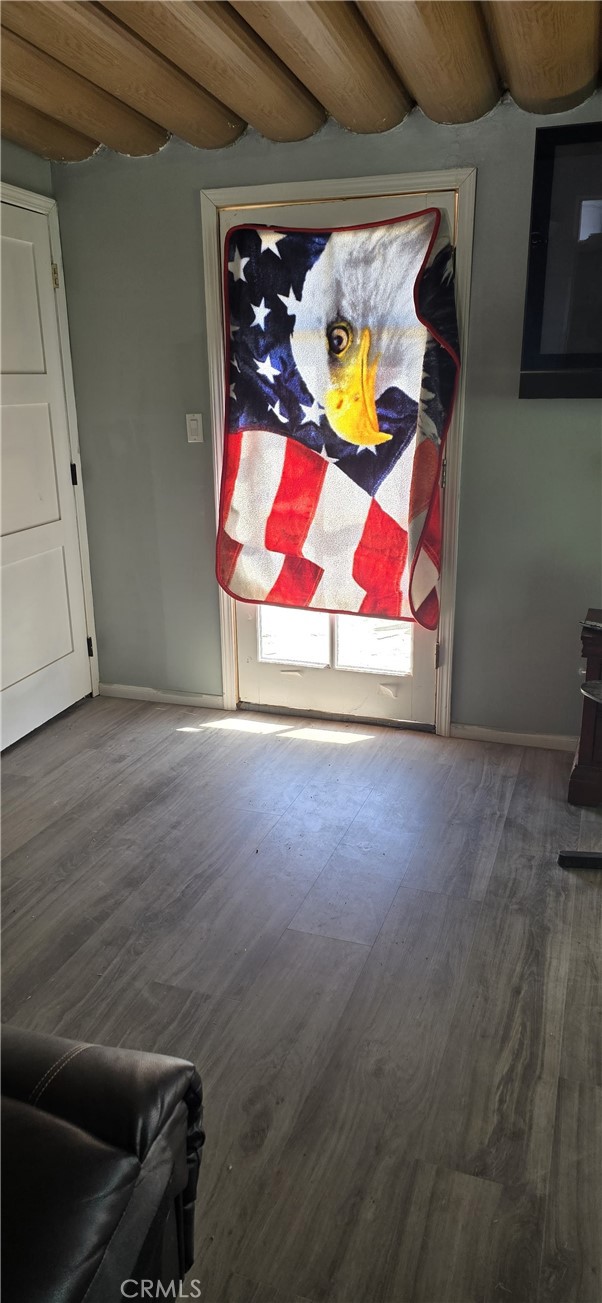 https://media.crmls.org/medias/6c055397-b9f2-43e1-b7a5-0d85a22966c0.jpg?preset=X-Large