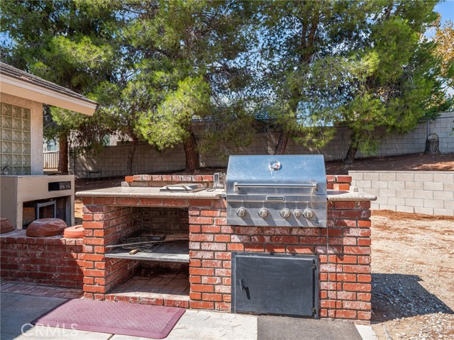 18668 Kamana Road, Apple Valley CA: https://media.crmls.org/medias/6c063ea5-daf3-44ed-95f1-9ee7eb3b98ff.jpg
