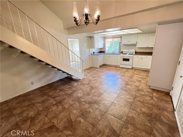 1205 N Piedmont Drive, Anaheim CA: https://media.crmls.org/medias/6c072209-0696-45d4-9c40-c70de37555f6.jpg