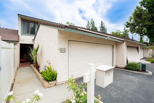 805 E Silver Maple Dr, Azusa, CA 91702