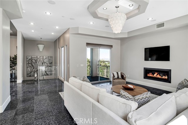 Detail Gallery Image 11 of 57 For 14721 Round Valley Dr, Sherman Oaks,  CA 91403 - 5 Beds | 4/2 Baths