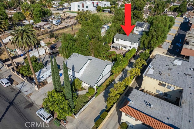 18539 Strathern Street photo 3