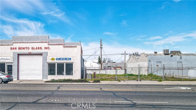 1616 Martin Luther King Jr Way, Merced, California 95340, ,Commercial Lease,For Rent,1616 Martin Luther King Jr Way,CRMC24045105