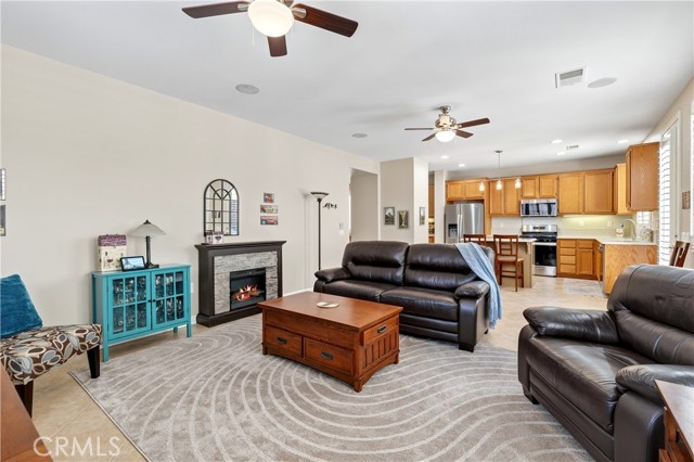 177 Janzen Way, Hemet CA: https://media.crmls.org/medias/6c097d26-a90c-4b08-8d7d-c9e30a2e3f9b.jpg