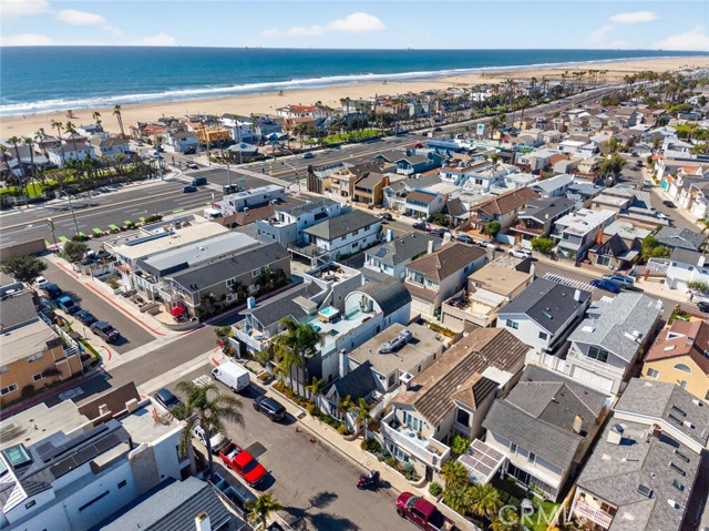 Detail Gallery Image 50 of 62 For 219 Colton, Newport Beach,  CA 92663 - 4 Beds | 3 Baths