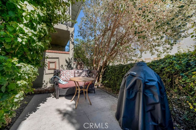 Detail Gallery Image 20 of 27 For 14238 Dickens St #3,  Sherman Oaks,  CA 91423 - 2 Beds | 2 Baths