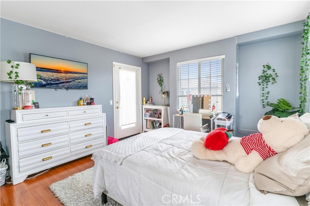 7681 Stonegate Drive, Eastvale CA: https://media.crmls.org/medias/6c09e563-c17f-462d-b9ae-08b07f66d379.jpg