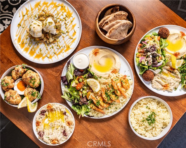 245 Pine Ave Avenue, Long Beach CA: https://media.crmls.org/medias/6c09e77c-0c0f-4943-a8e3-aaabe55f3978.jpg