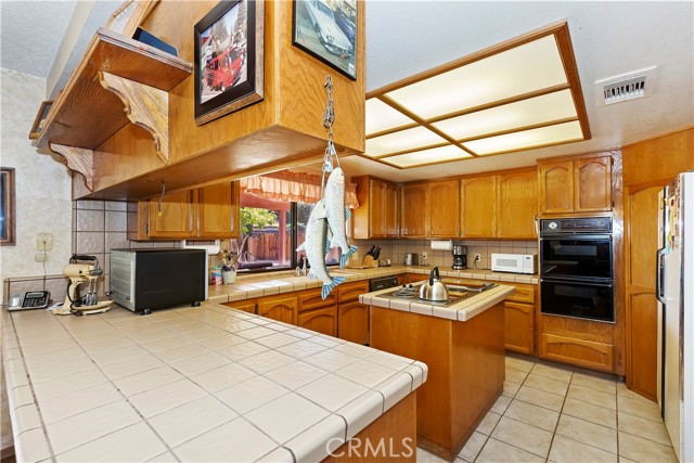 Detail Gallery Image 11 of 47 For 20407 Eyota Ln, Apple Valley,  CA 92308 - 3 Beds | 2 Baths