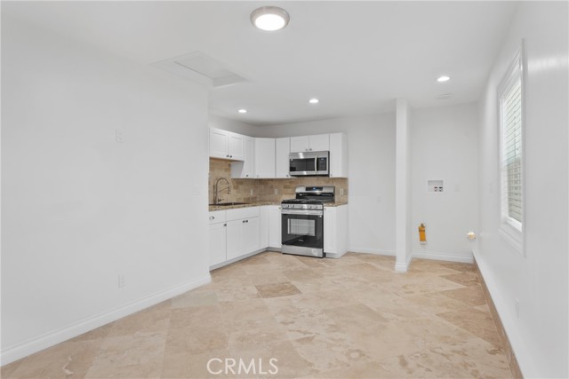 Detail Gallery Image 6 of 10 For 7460 Cypress Ave, Fontana,  CA 92336 - 1 Beds | 1 Baths
