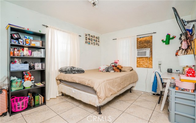 Image 3 for 8408 Graham Ave, Los Angeles, CA 90001