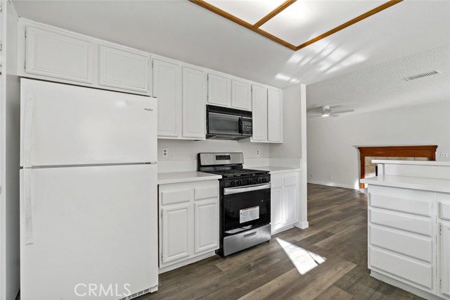 Detail Gallery Image 16 of 43 For 3212 W Avenue K4, Lancaster,  CA 93536 - 4 Beds | 3 Baths