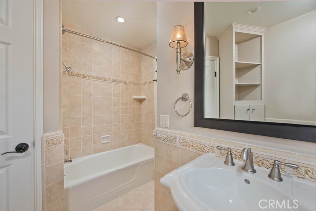 Detail Gallery Image 27 of 54 For 22757 Plummer St, Chatsworth,  CA 91311 - 3 Beds | 3 Baths